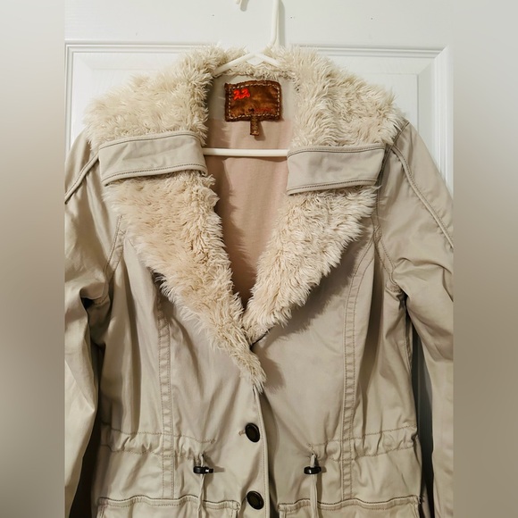 Twill Twenty Two Cream Jacket - Picture 3 of 8